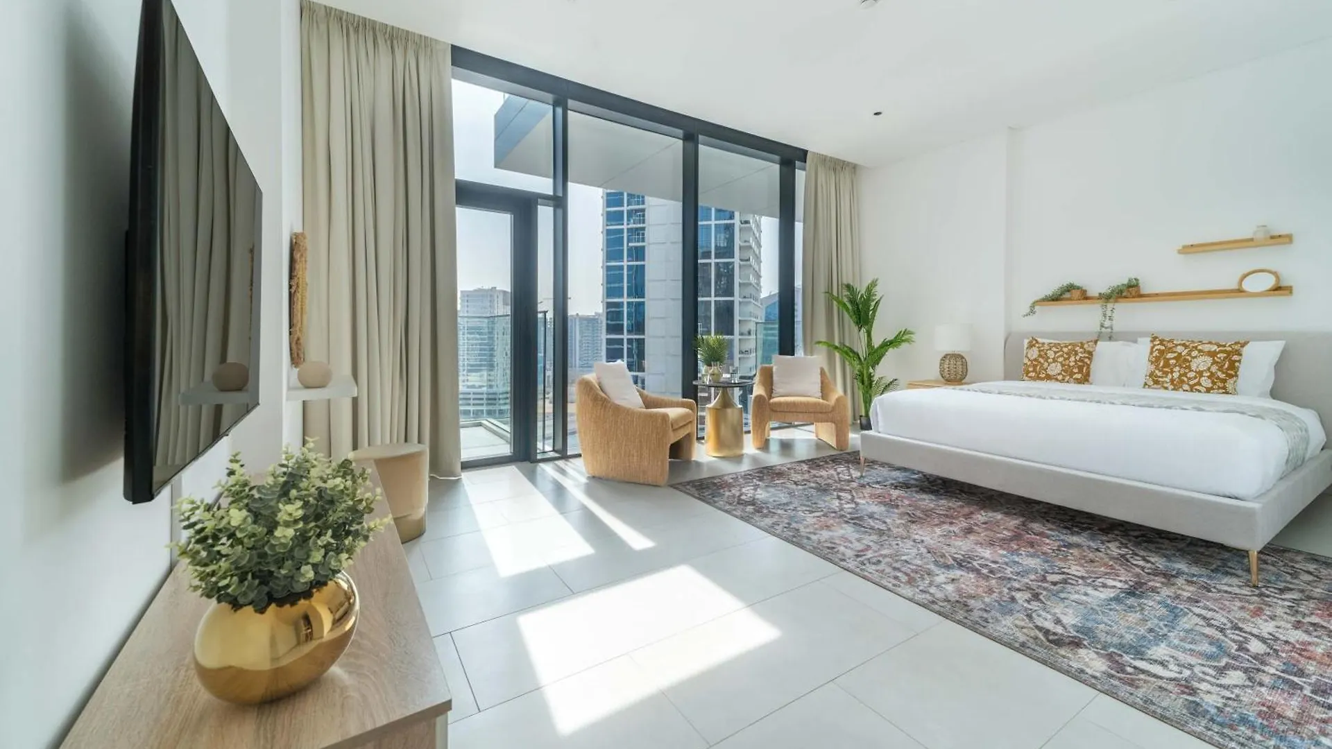 Frank Porter - Marquise Square Tower Dubai
